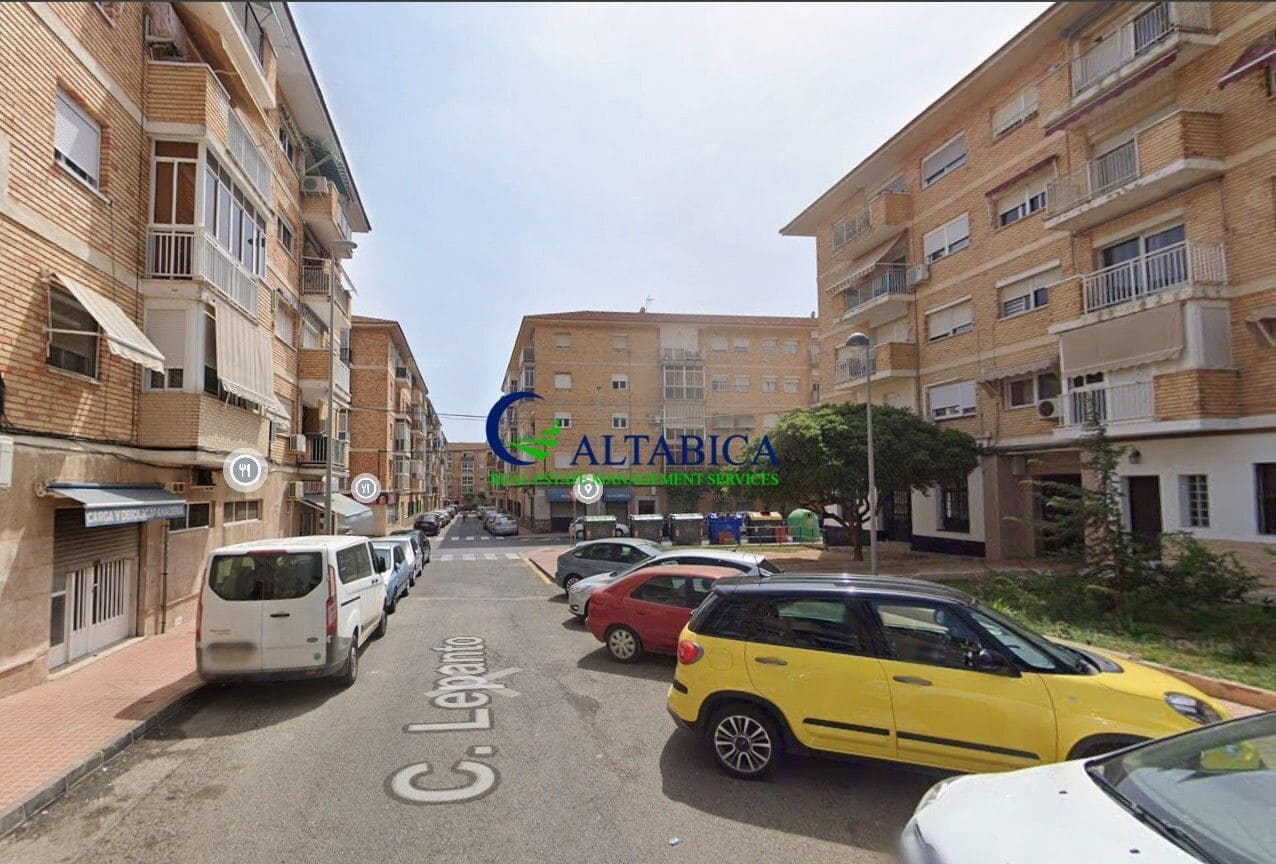3 slaapkamer Flat te koop in Cartagena - € 46.000 (Ref: 9980720)