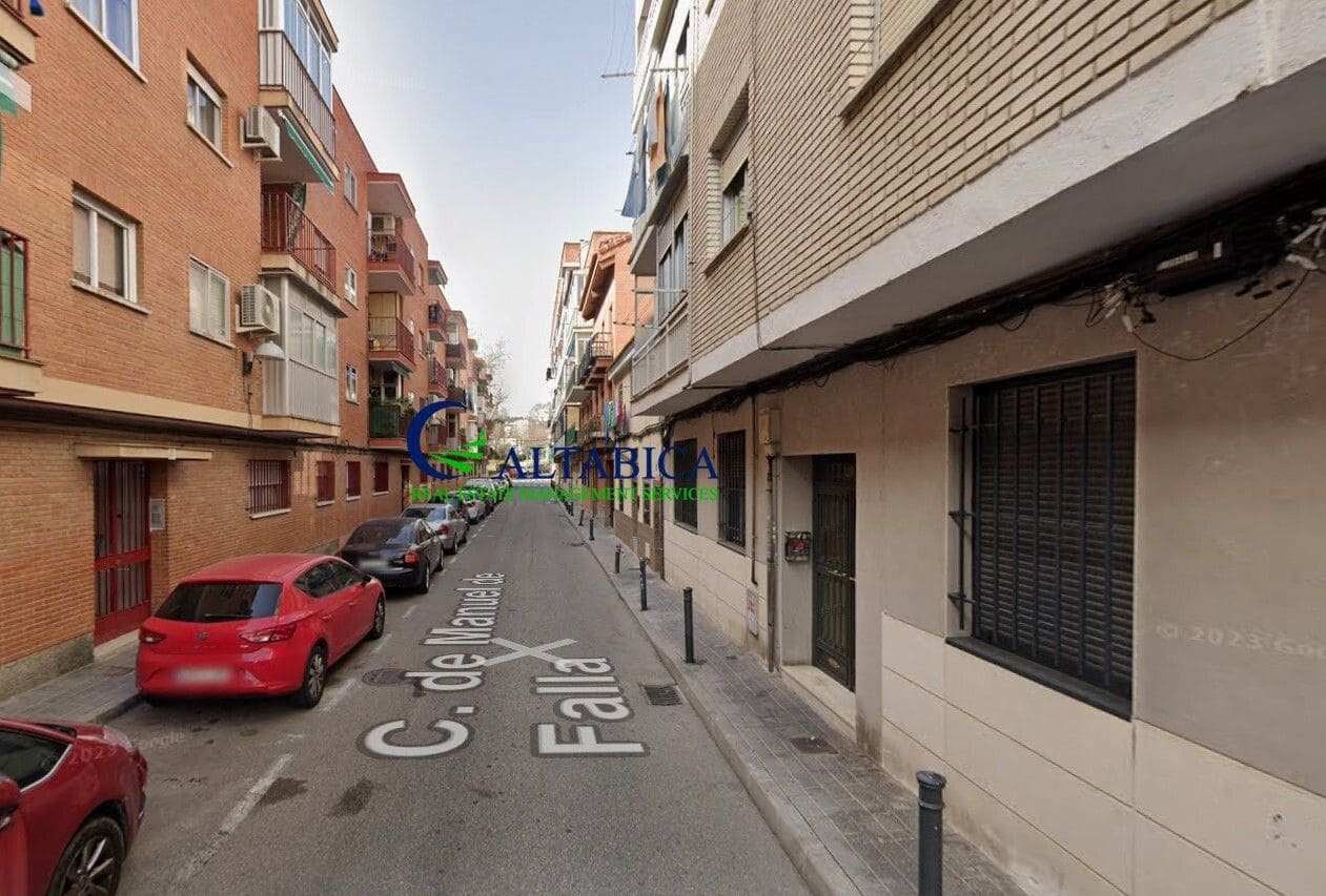 Chalet de 3 habitaciones en San Fernando de Henares en venta - 105.700 € (Ref: 9980728)