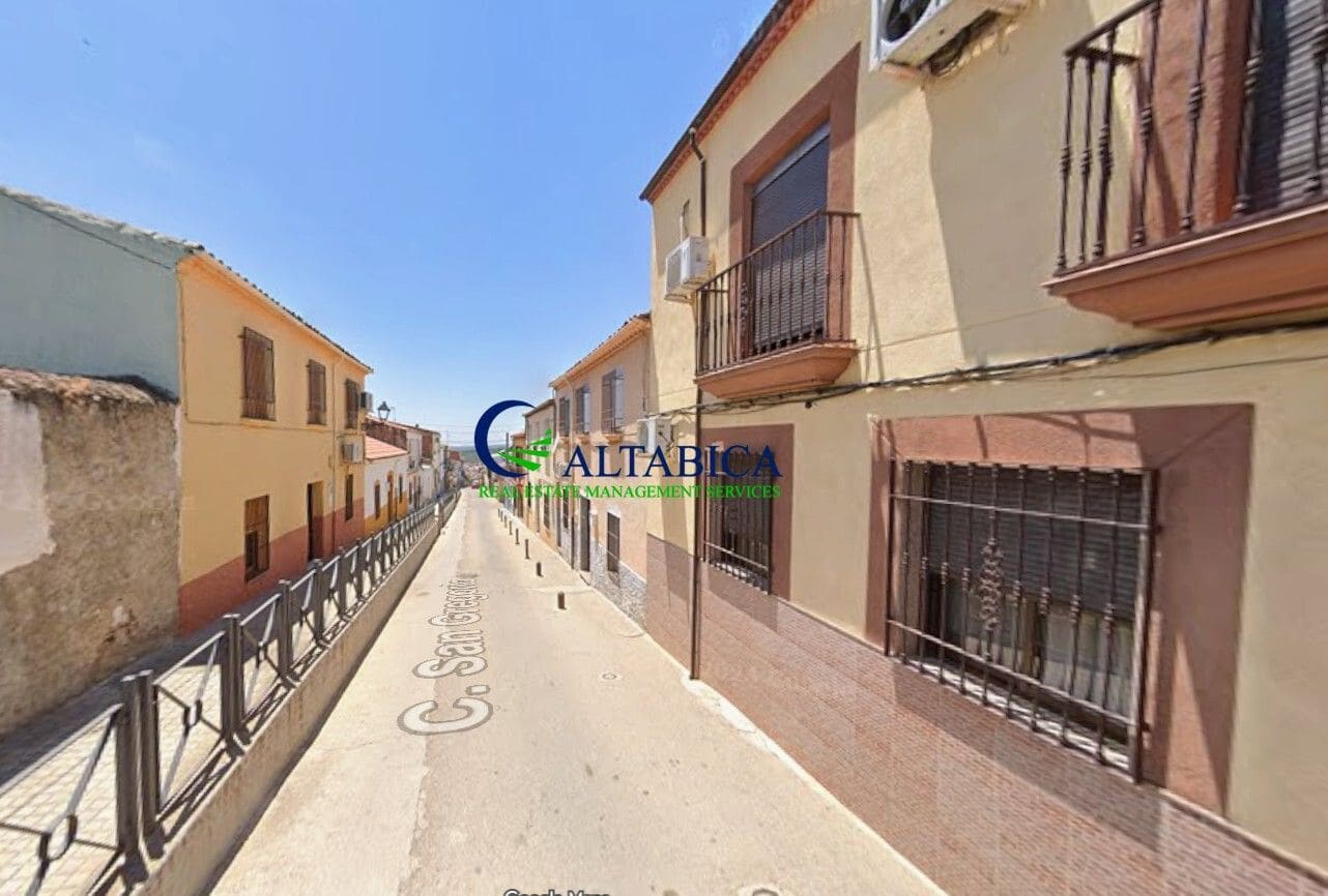 Chalet de 3 habitaciones en Navas de San Juan en venta - 52.000 € (Ref: 9980738)