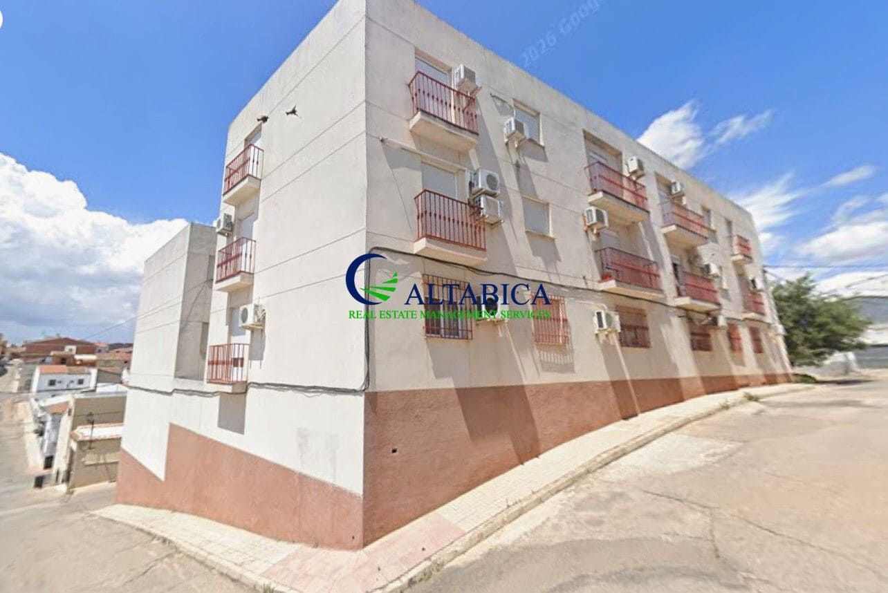 Piso de 3 habitaciones en Navas de San Juan en venta - 40.800 € (Ref: 9980739)