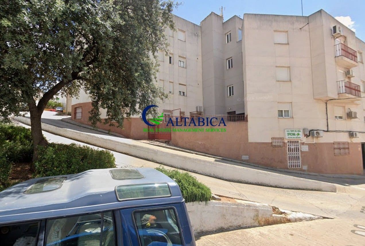 Piso de 3 habitaciones en Navas de San Juan en venta - 40.800 € (Ref: 9980739)