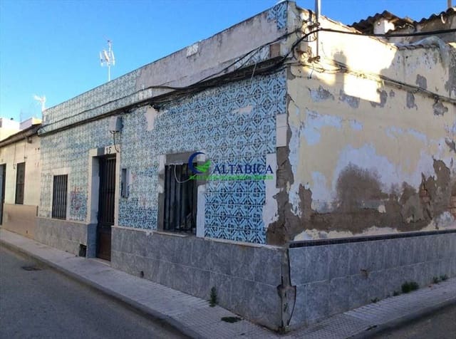 3 slaapkamer Villa te koop in Linares - € 32.000 (Ref: 9980745)