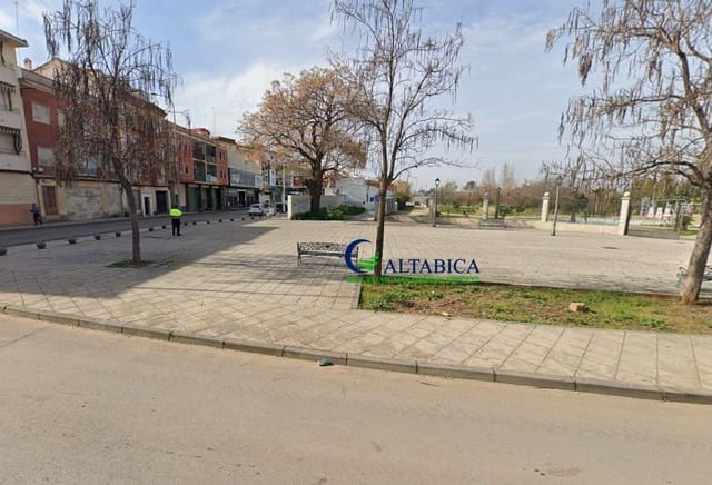Commercieel te koop in Linares - € 55.000 (Ref: 9980746)