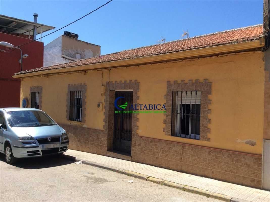 3 soverom Villa til salgs i Linares - € 40 000 (Ref: 9980748)