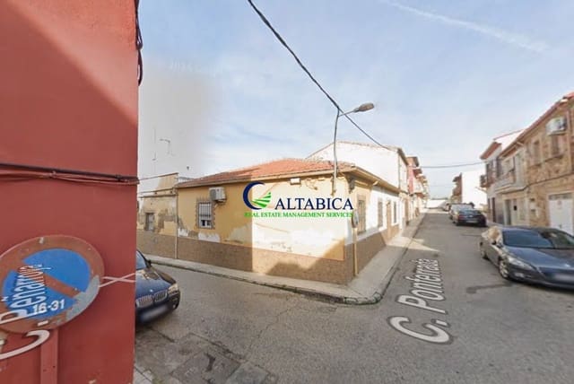 Chalet de 3 habitaciones en Linares en venta - 40.000 € (Ref: 9980748)