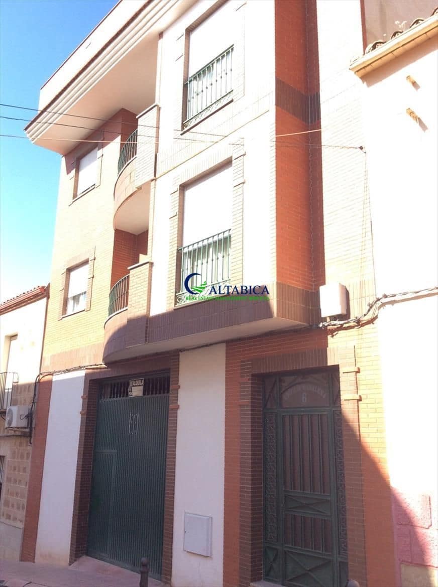 3 Zimmer Wohnung zu verkaufen in Linares - 81.000 € (Ref: 9980749)