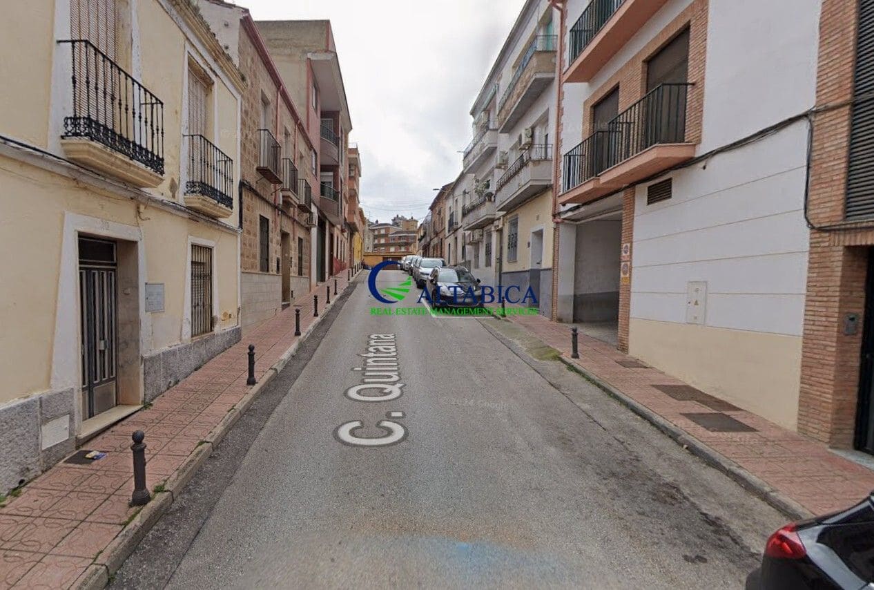 3 Zimmer Wohnung zu verkaufen in Linares - 81.000 € (Ref: 9980749)