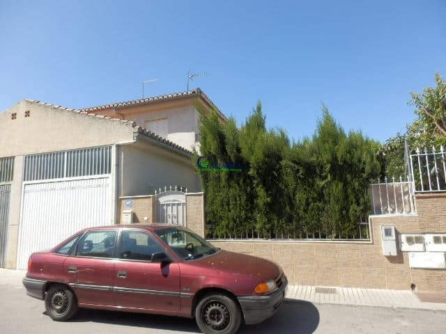 Chalet de 3 habitaciones en Las Gabias en venta - 106.000 € (Ref: 9980775)