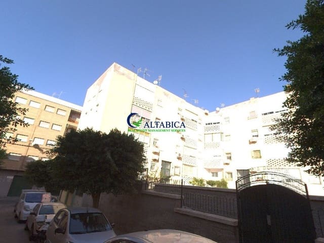 3 soveværelse Lejlighed til salg i La Chanca - Pescadería, Almería by - € 36.000 (Ref: 9980784)