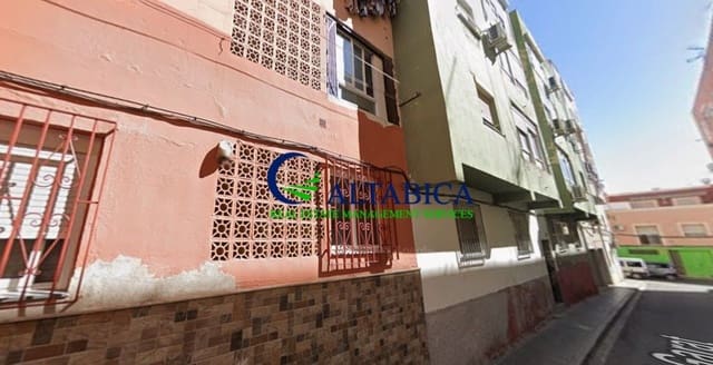 3 soveværelse Lejlighed til salg i La Chanca - Pescadería, Almería by - € 34.000 (Ref: 9980785)