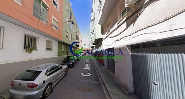 3 soveværelse Lejlighed til salg i La Chanca - Pescadería, Almería by - € 34.000 (Ref: 9980785)