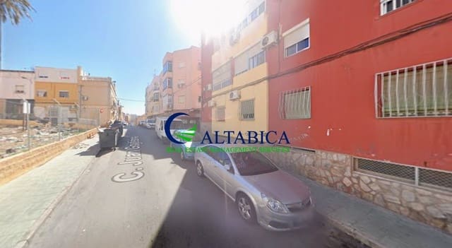 3 sypialnia Mieszkanie na sprzedaż w La Chanca - Pescadería, Miasto Almería - 35 000 € (Ref: 9980786)