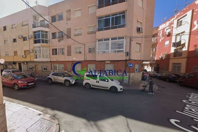 3 sypialnia Mieszkanie na sprzedaż w La Chanca - Pescadería, Miasto Almería - 35 000 € (Ref: 9980786)