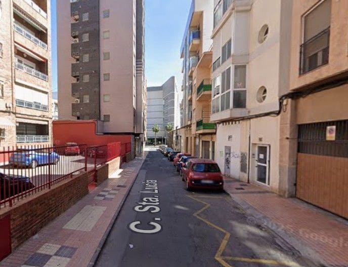 Piso de 3 habitaciones en Cartagena en venta - 27.000 € (Ref: 9980788)