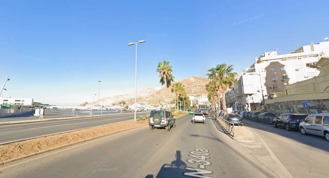 3 soveværelse Lejlighed til salg i La Chanca - Pescadería, Almería by - € 47.000 (Ref: 9980791)