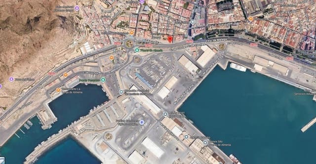 3 soveværelse Lejlighed til salg i La Chanca - Pescadería, Almería by - € 47.000 (Ref: 9980791)