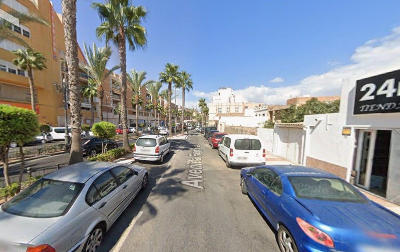 4 soverom Leilighet til salgs i Roquetas de Mar - € 128 000 (Ref: 9980794)