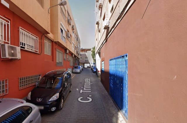 3 soveværelse Lejlighed til salg i La Chanca - Pescadería, Almería by - € 55.000 (Ref: 9980797)