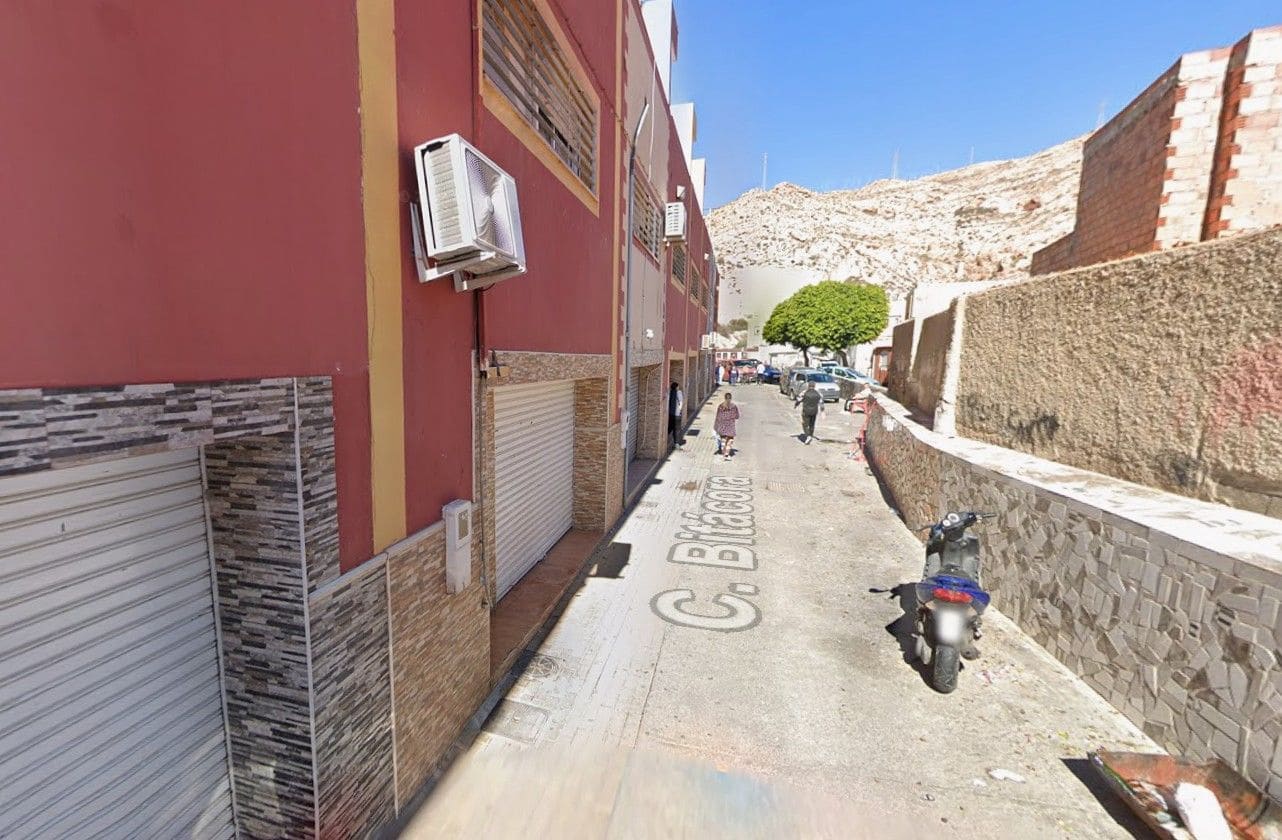 3 bedroom Villa for sale in Almeria city - € 39,000 (Ref: 9980798)