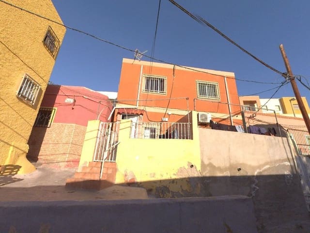 3 slaapkamer Villa te koop in La Chanca - Pescadería, Almería stad - € 30.000 (Ref: 9980799)