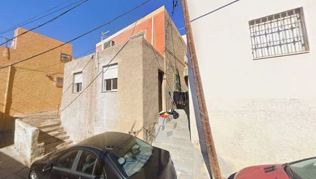 3 slaapkamer Villa te koop in La Chanca - Pescadería, Almería stad - € 30.000 (Ref: 9980799)