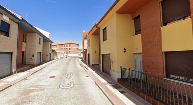 3 bedroom Villa for sale in Iscar with garage - € 158,500 (Ref: 9980812)