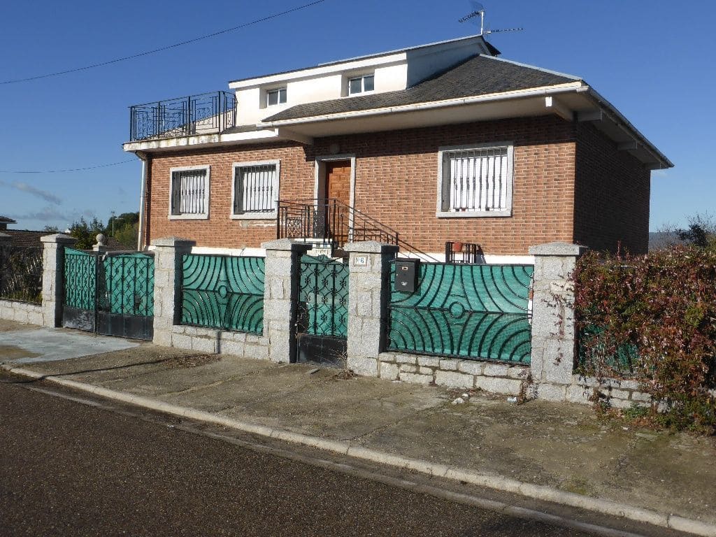 3 Zimmer Villa zu verkaufen in Santa Cruz del Retamar - 159.000 € (Ref: 9980813)