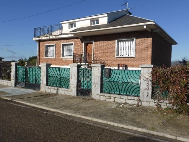 Chalet de 3 habitaciones en Santa Cruz del Retamar en venta - 159.000 € (Ref: 9980813)