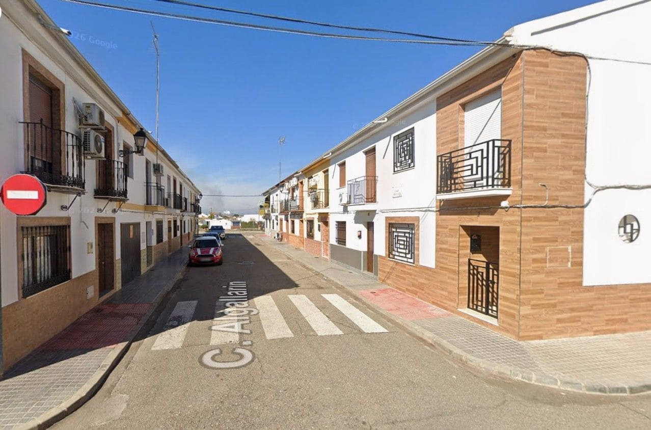 Chalet de 3 habitaciones en Villa del Río en venta - 35.000 € (Ref: 9980820)