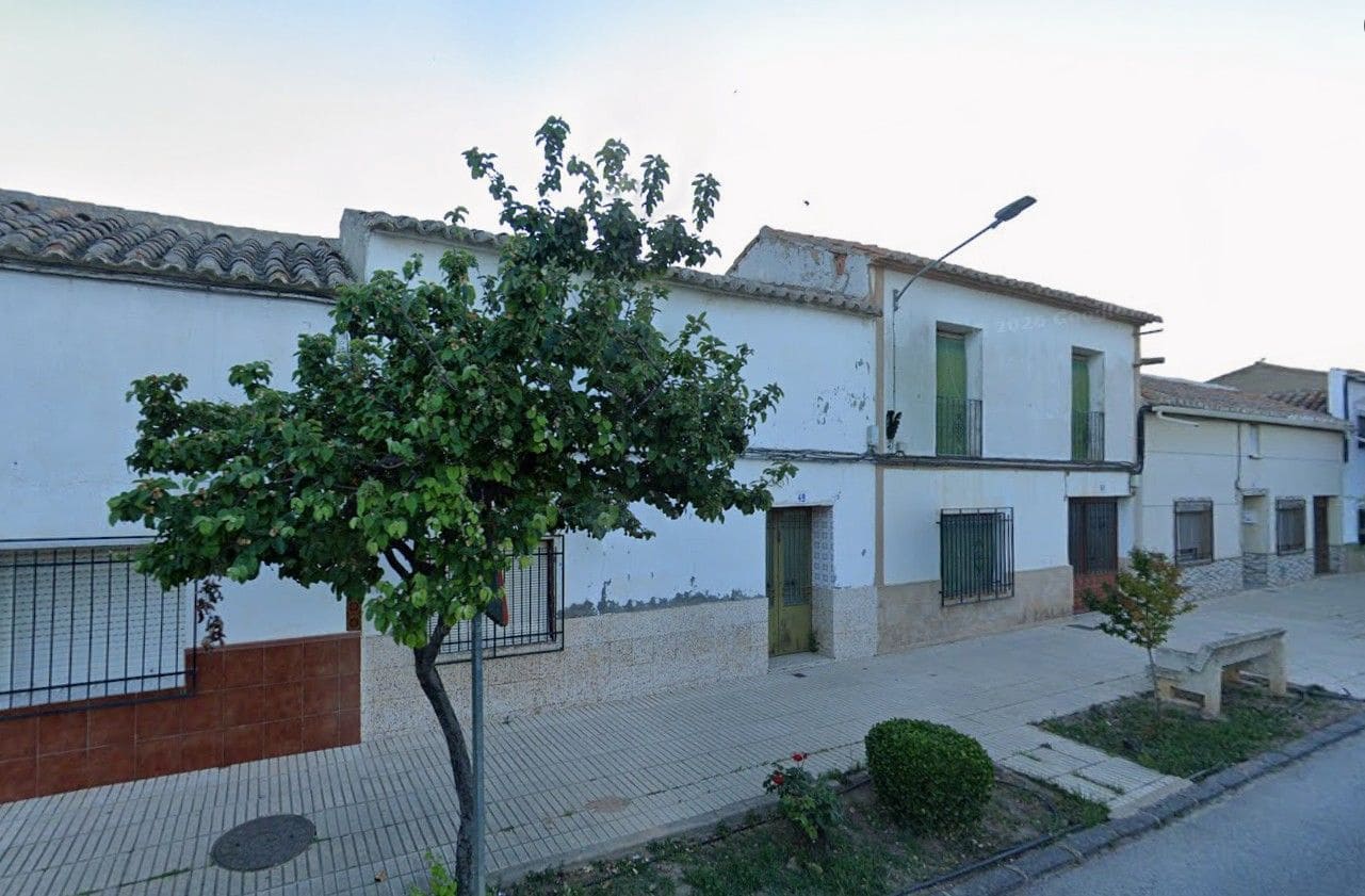 3 soveværelse Villa til salg i Moral de Calatrava - € 50.000 (Ref: 9980825)