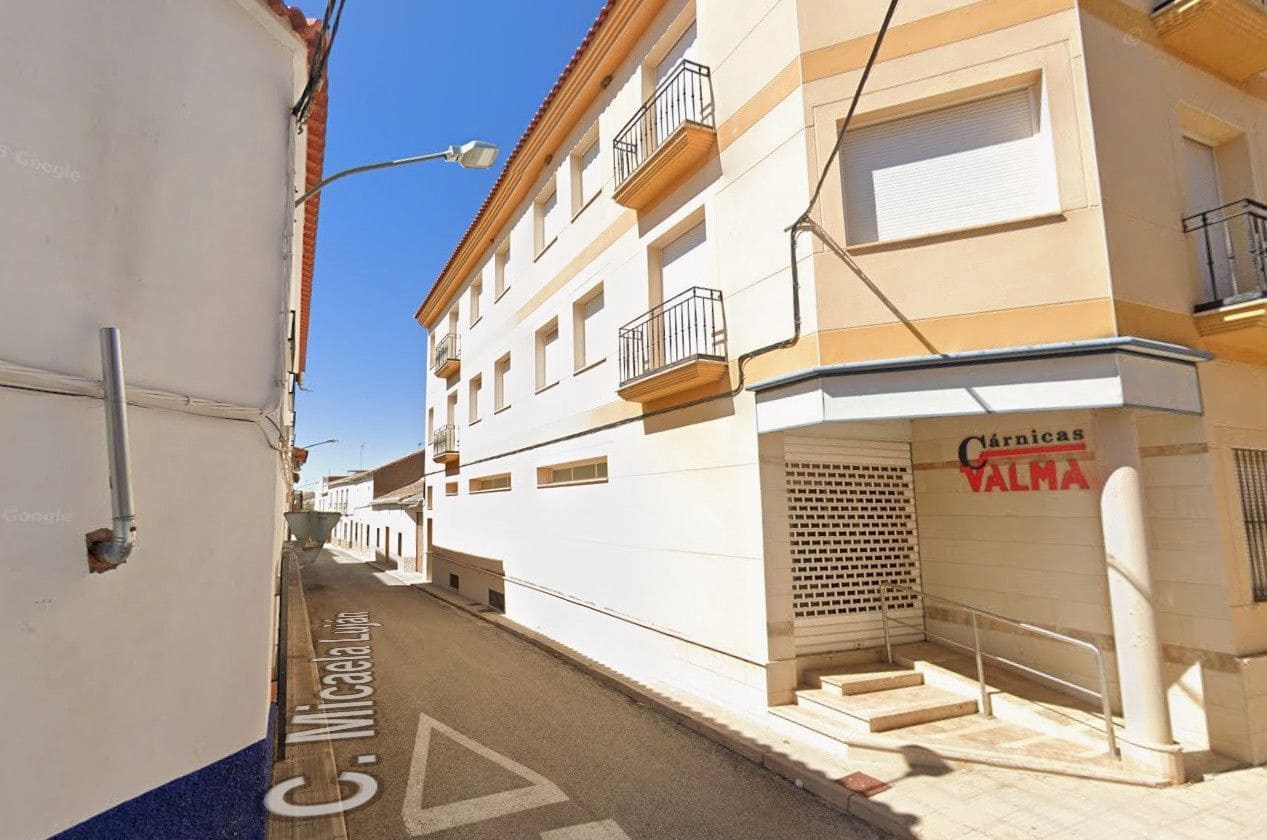 Piso de 4 habitaciones en Viso del Marqués en venta - 33.000 € (Ref: 9980827)