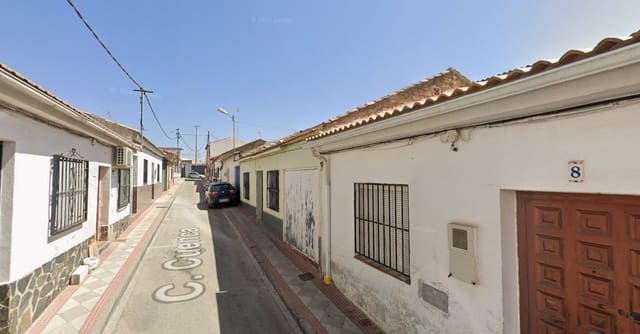 Chalet de 3 habitaciones en Atarfe en venta con garaje - 49.000 € (Ref: 9980833)