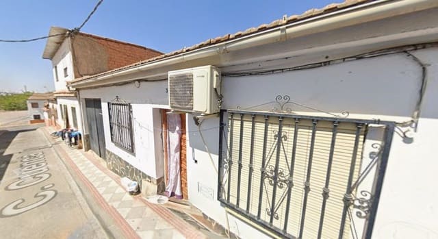 Chalet de 3 habitaciones en Atarfe en venta con garaje - 49.000 € (Ref: 9980833)