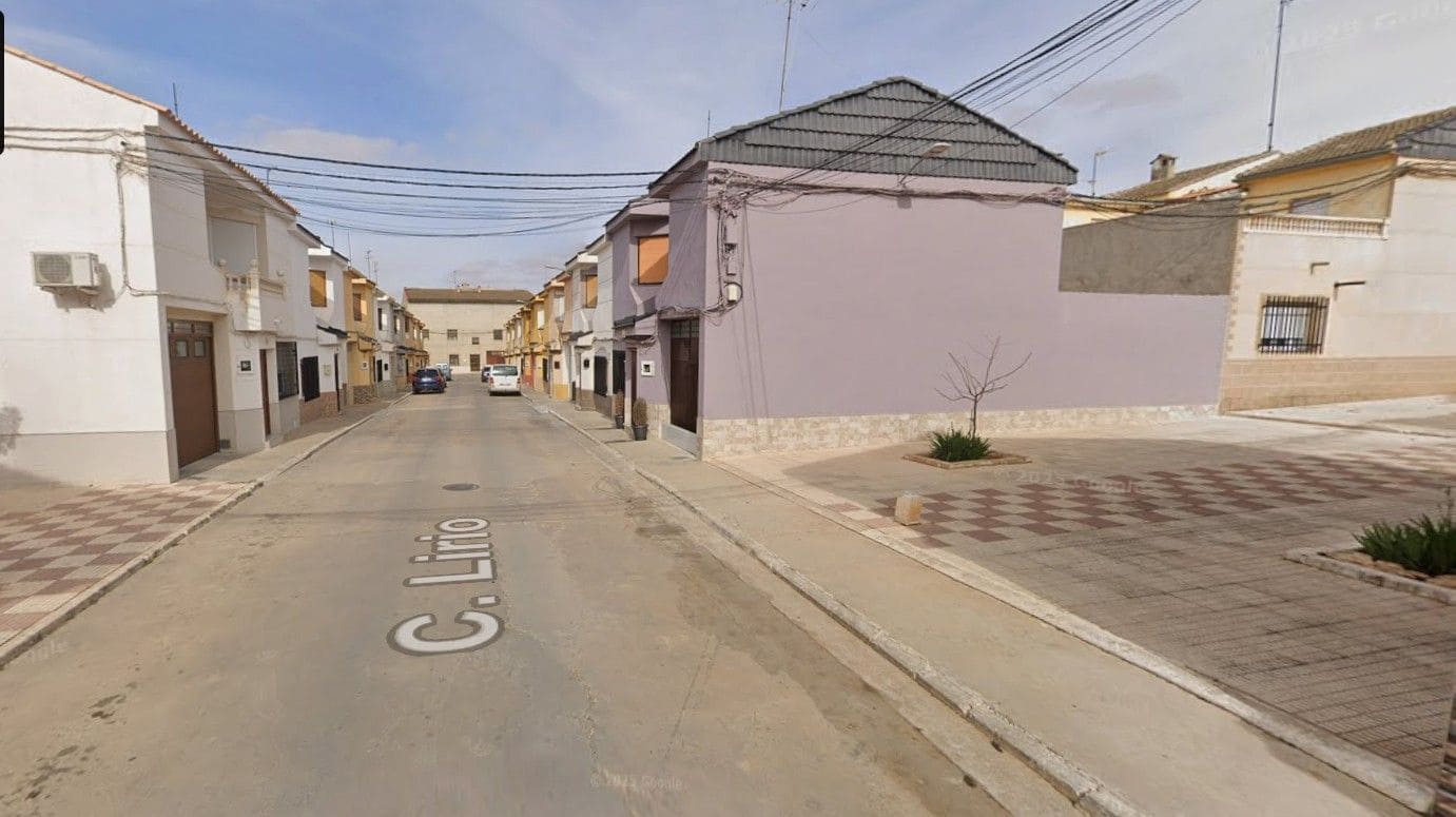 3 soveværelse Villa til salg i Quintanar del Rey - € 58.000 (Ref: 9980836)