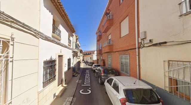 Piso de 3 habitaciones en Iniesta en venta con garaje - 77.400 € (Ref: 9980838)