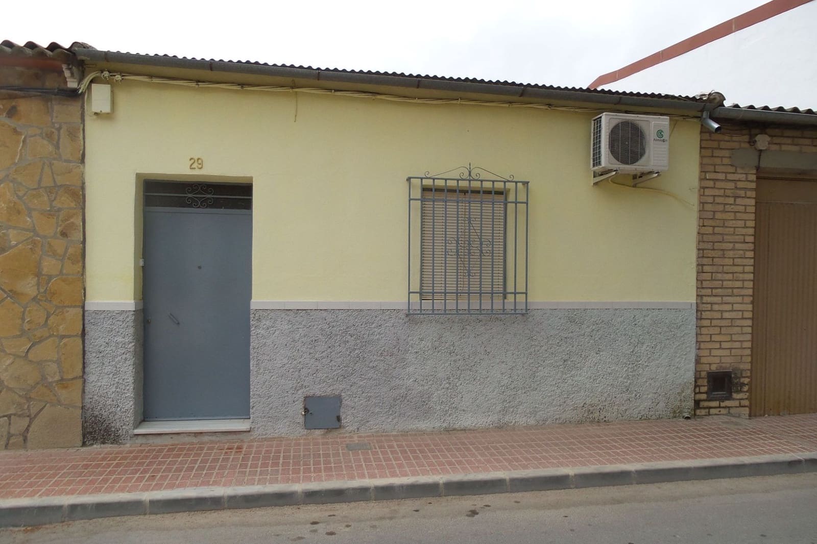 Commercieel te koop in Benameji - € 30.800 (Ref: 9980841)