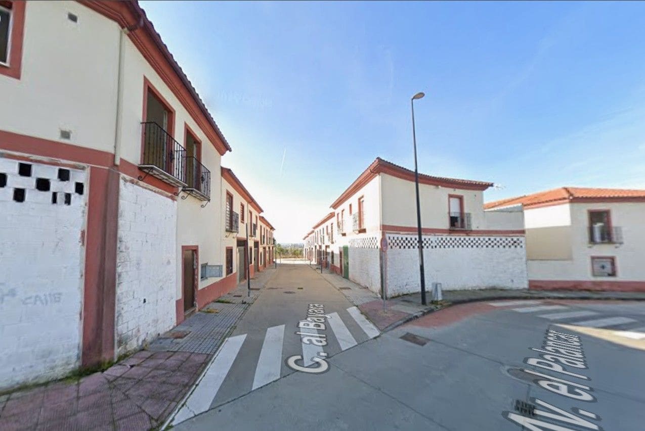 3 bedroom Villa for sale in Pedro Abad with garage - € 41,250 (Ref: 9980847)