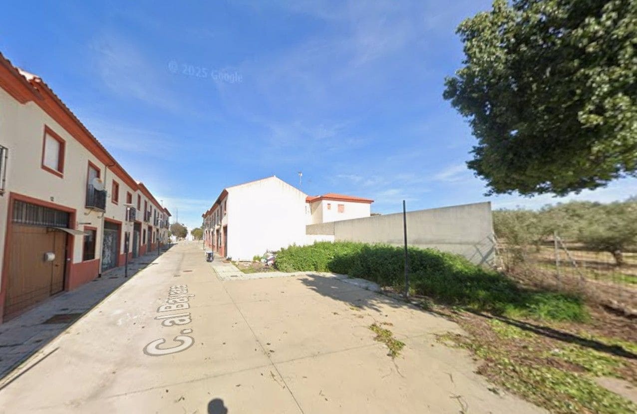 3 bedroom Villa for sale in Pedro Abad with garage - € 41,250 (Ref: 9980847)