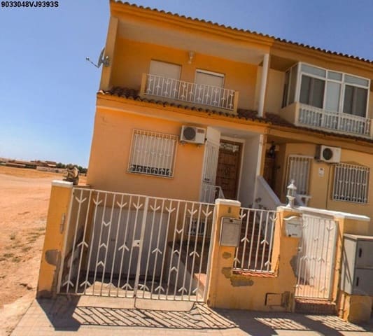 Chalet de 3 habitaciones en Tomelloso en venta - 60.000 € (Ref: 9980853)
