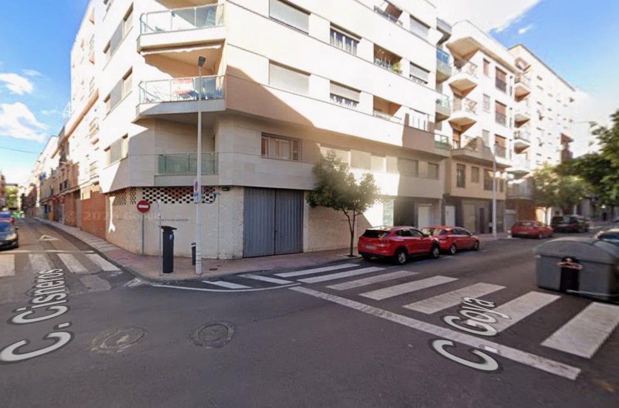 Erhverv til salg i Puertollano - € 66.000 (Ref: 9980859)