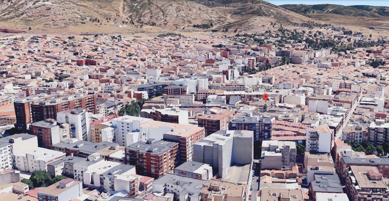 Erhverv til salg i Puertollano - € 66.000 (Ref: 9980859)