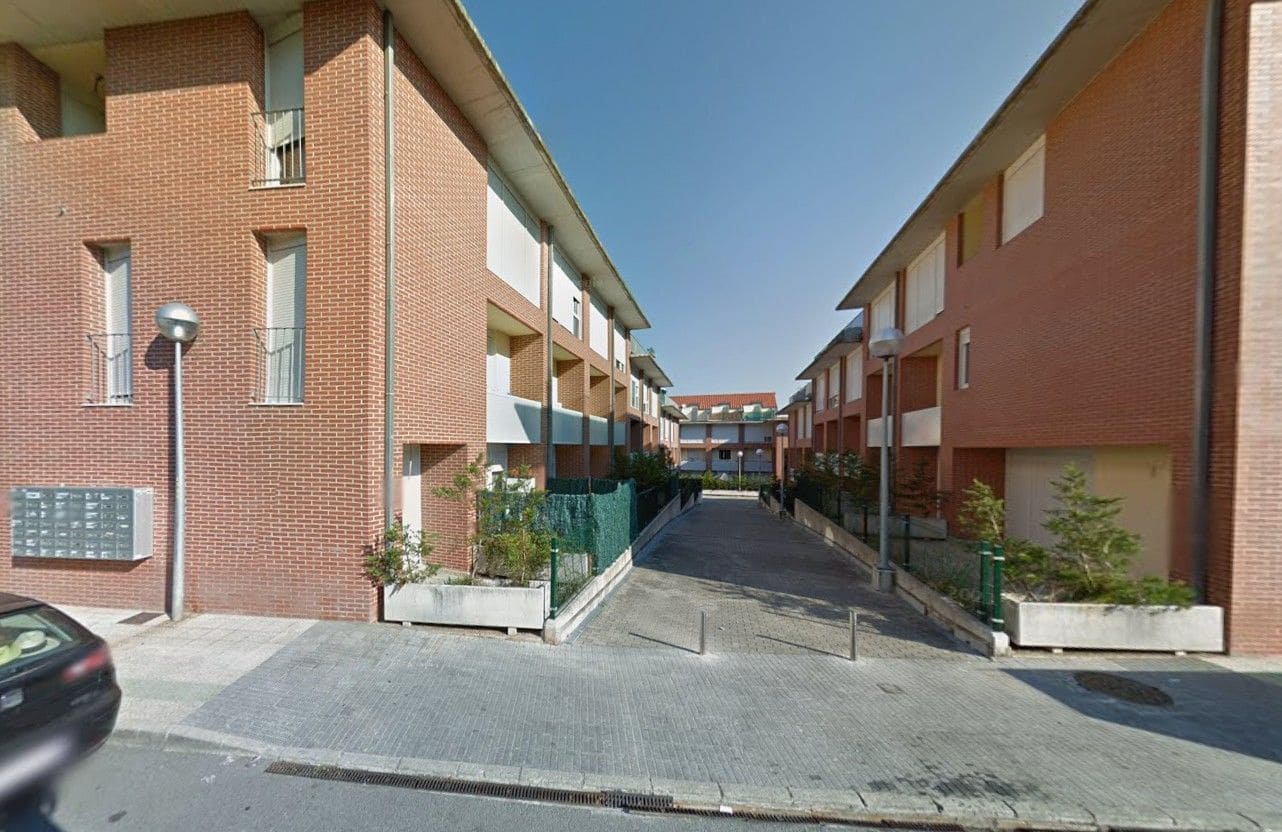 Piso de 3 habitaciones en Piélagos en venta con garaje - 73.900 € (Ref: 9980867)