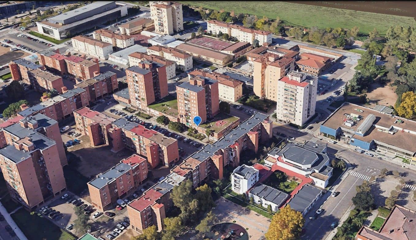 Kantoor te koop in Badajoz stad - € 40.000 (Ref: 9980871)