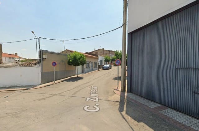 Chalet de 3 habitaciones en La Albuera en venta - 68.000 € (Ref: 9980872)