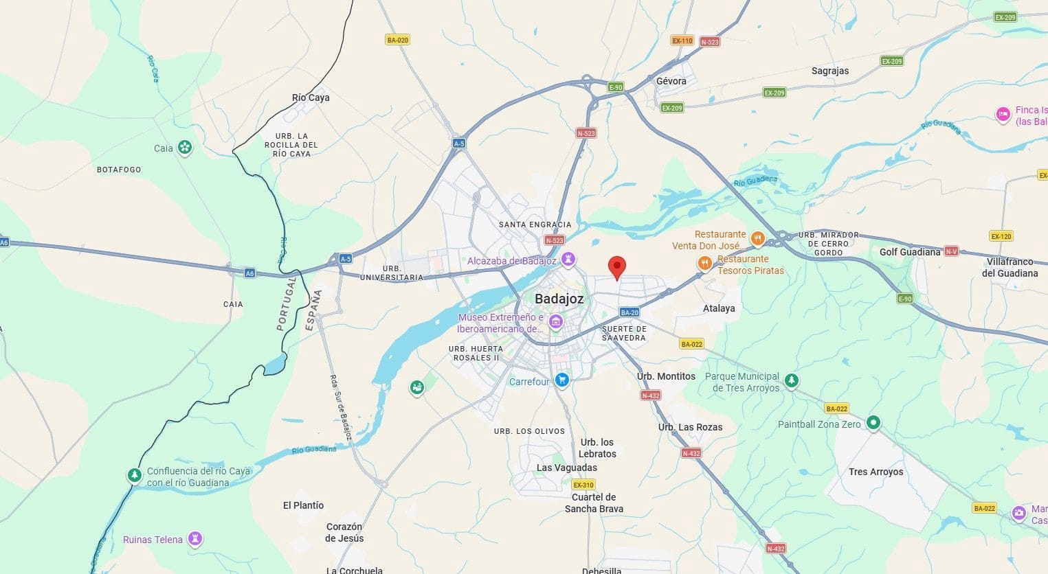 3 slaapkamer Halfvrijstaande villa te koop in Badajoz stad - € 45.000 (Ref: 9980874)