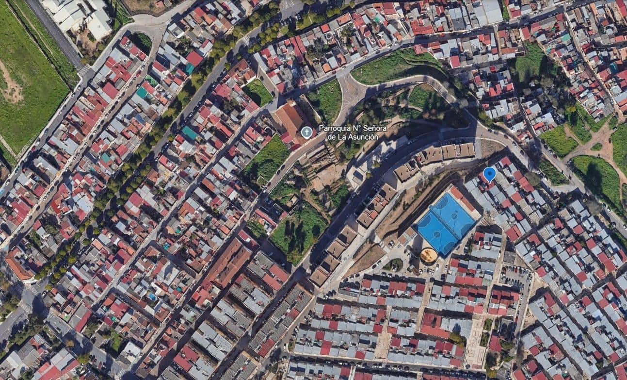 2 soverom Kjedet enebolig til salgs i Badajoz by - € 30 000 (Ref: 9980878)