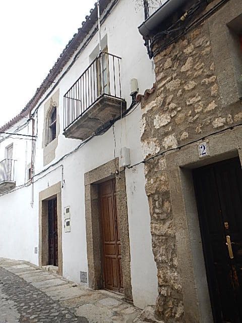 3 bedroom Villa for sale in Trujillo - € 57,000 (Ref: 9980880)