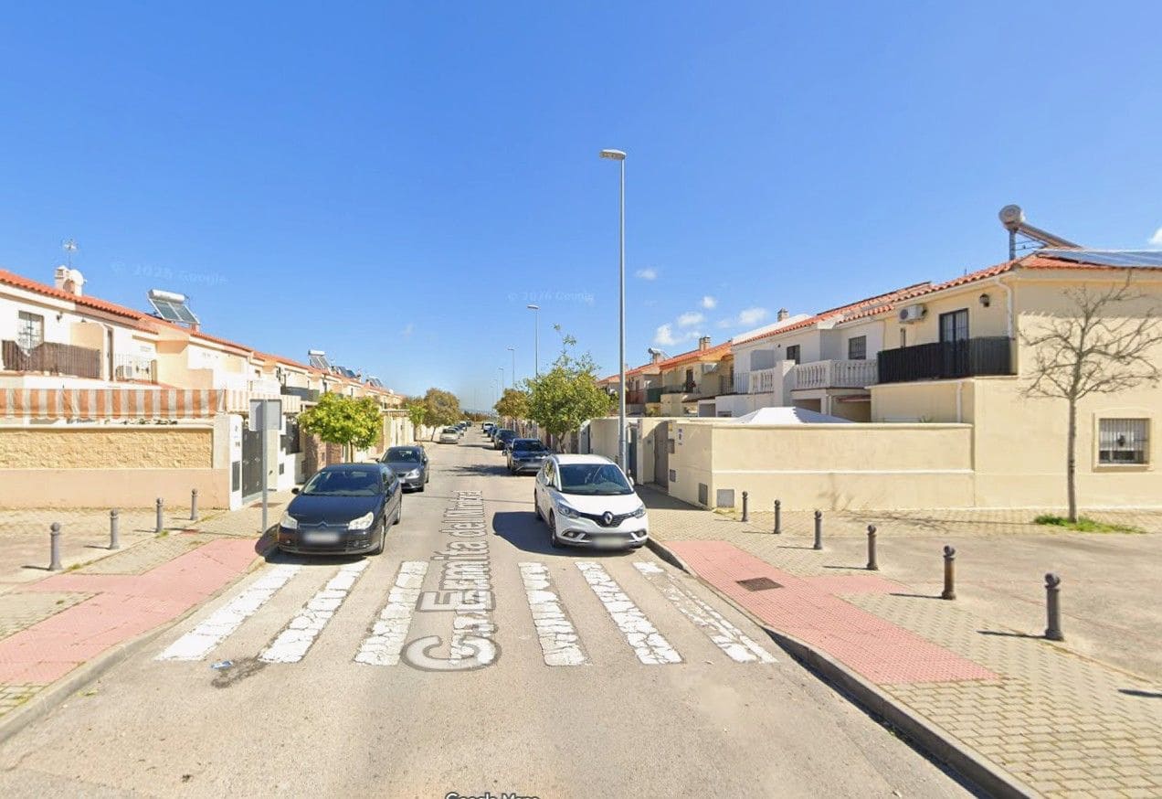 Chalet de 3 habitaciones en Jerez de la Frontera en venta - 203.000 € (Ref: 9980881)