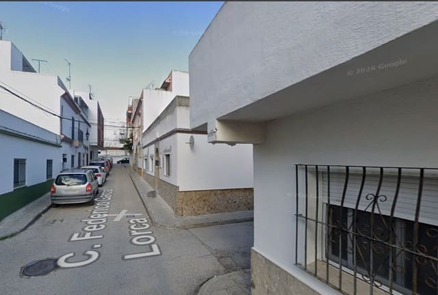 Piso de 3 habitaciones en Barbate en venta - 100.000 € (Ref: 9980890)