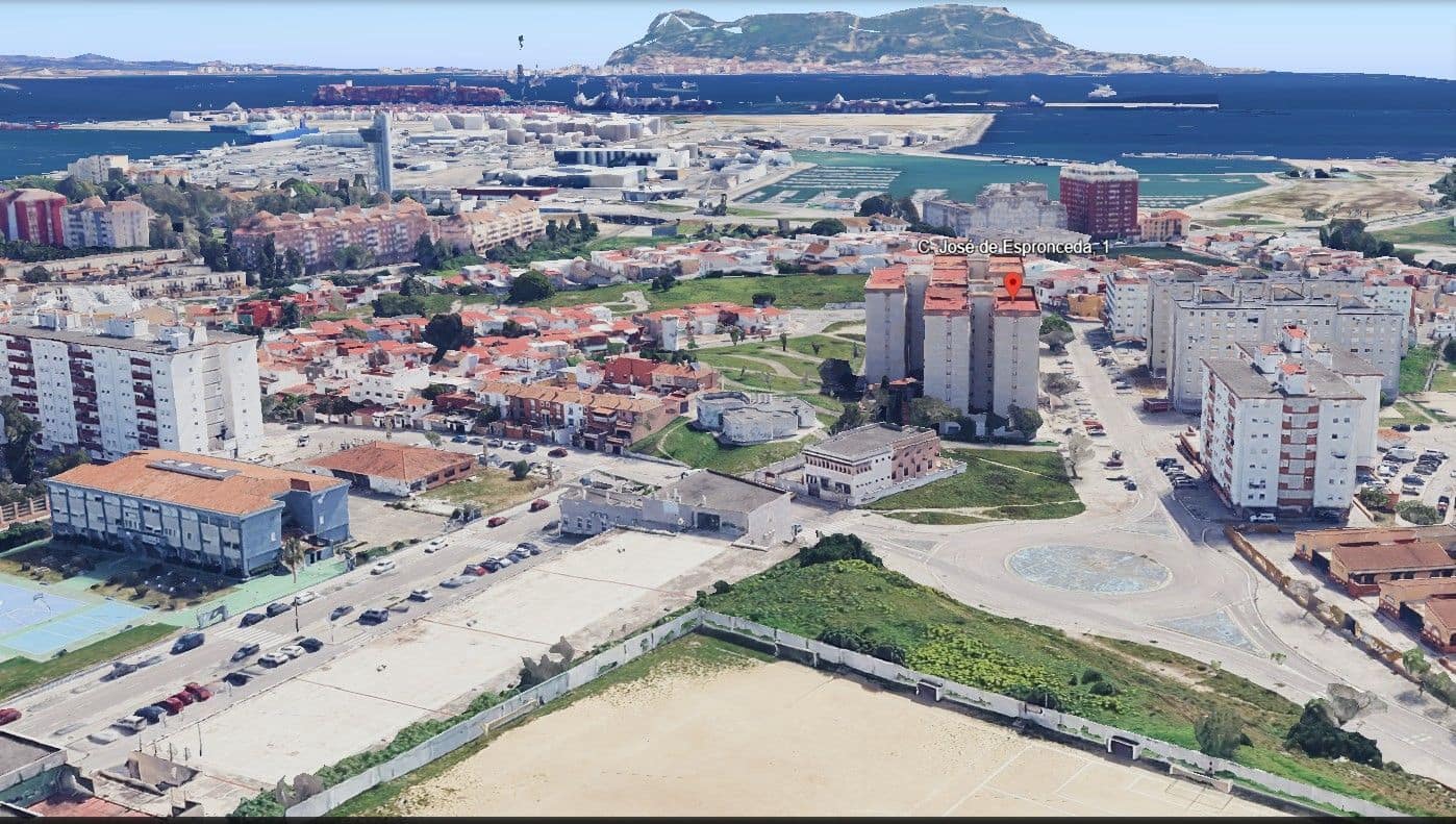3 soveværelse Lejlighed til salg i Algeciras - € 41.000 (Ref: 9980891)